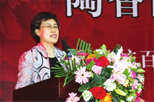 洛陽市委常委、組織部部長，洛陽市關(guān)心下一代工作委員會主任陳向平致辭