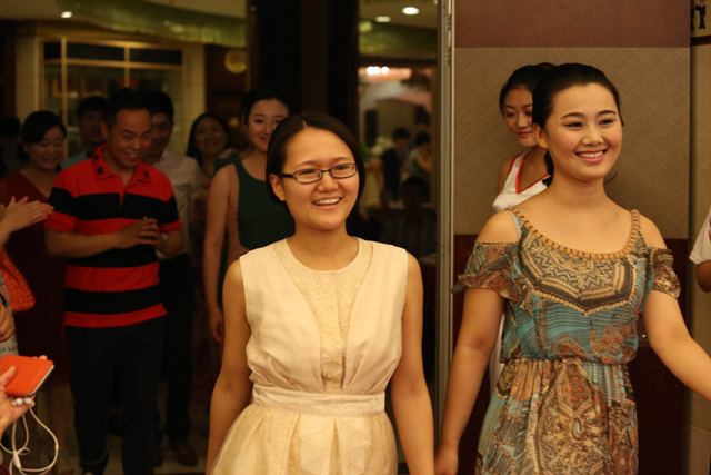 教育廣播主持人登臺(tái)：子楊、悠揚(yáng)