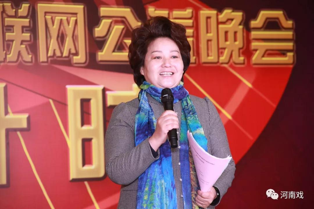 總導(dǎo)演、國家一級導(dǎo)演張建萍介紹尋找稀有劇種傳承人以及目前活動推進(jìn)情況