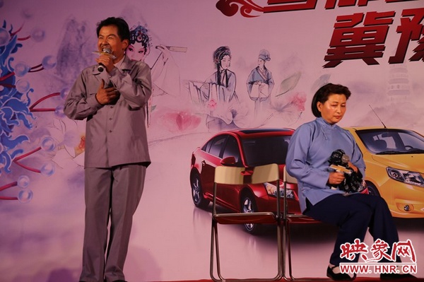 戲曲演員劉海功表演的《月下相會》經(jīng)典生動，詼諧幽默。