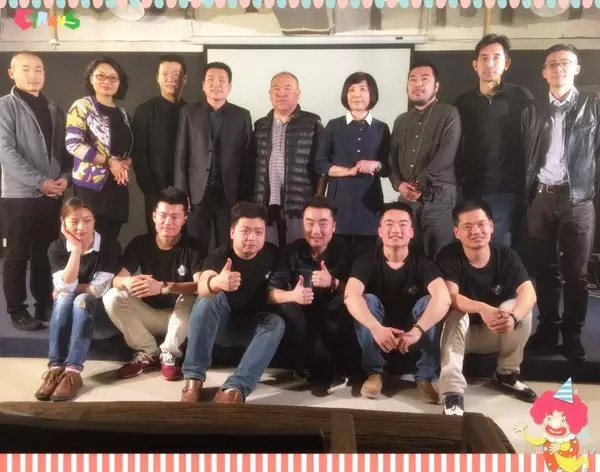 逗比的姑娘小伙兒也可以好好拍照哦！