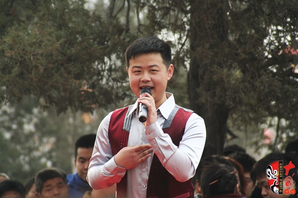 2012年度河南十大名票榜首、《梨園春》2007年度銀獎(jiǎng)擂主陳迎輝演唱豫劇《春秋配》選段“遇君子在荒