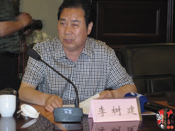 中國(guó)劇協(xié)副主席、河南省劇協(xié)主席、河南豫劇院院長(zhǎng)李樹建