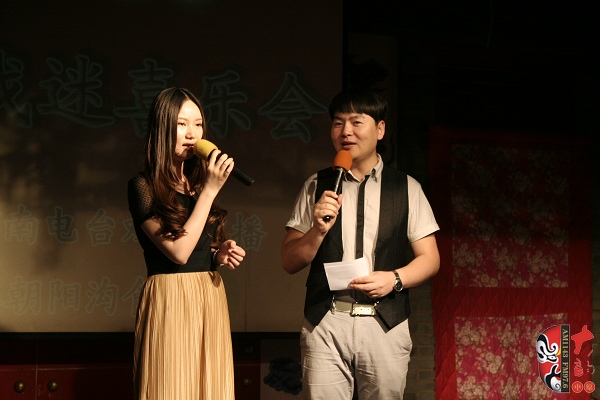 主持人：河南電臺(tái)戲曲廣播《越學(xué)越開心》主持人張琳，著名戲曲節(jié)目主持人、戲曲廣播當(dāng)家小生月陽