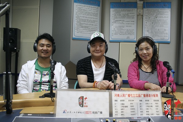 河南方言話語《老湯》主演、著名青年表演藝術家范軍等正在直播中。。。