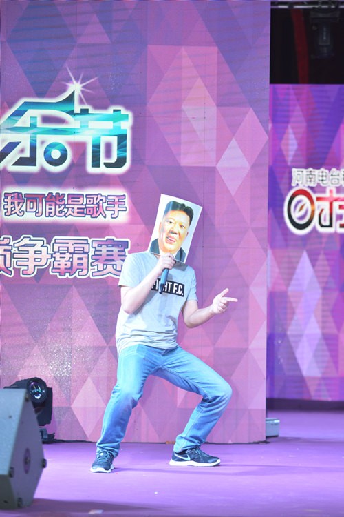 不過隨后的阿強(qiáng)老師現(xiàn)場傳授RAP教程，同樣不遜于老楊呢??！
