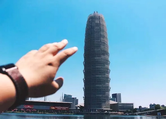 鄭州的新高度，鄭州會(huì)展賓館，高280米。