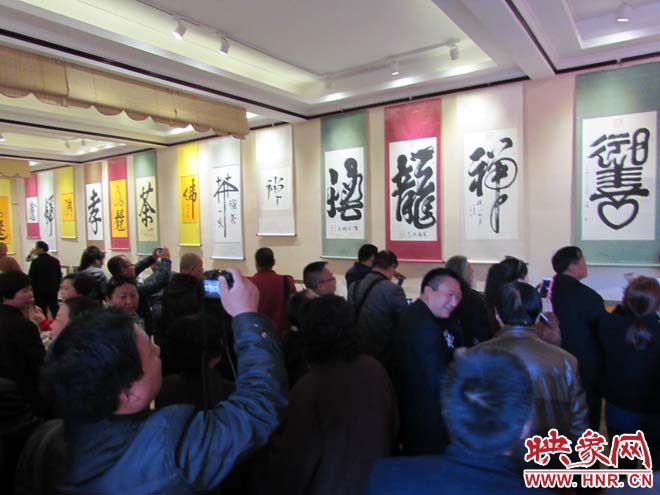 大相國(guó)寺方丈心廣大和尚書(shū)法作品展開(kāi)展