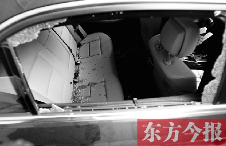 前日晚，鄭州市順河路一家屬院，一輛汽車被撬，物品被盜
