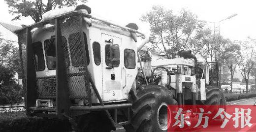 洛陽(yáng)街頭出現(xiàn)震源車(chē) 跺跺腳就知道地下是否安分