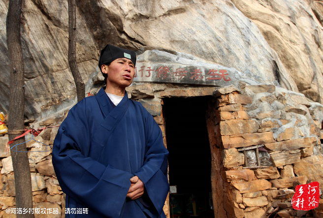 在這個山洞住多久，他沒有時間表，他說要看自己的內(nèi)心，修行夠了就離開，如果需要繼續(xù)修行，就從這里“安老病死