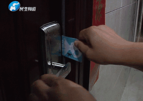 驚！一張卡片秒開防盜門 你家的門還安全嗎？