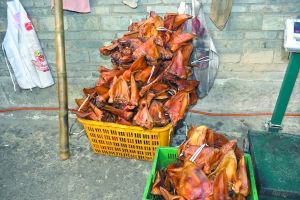 警方現(xiàn)場查獲的Y臘肉。