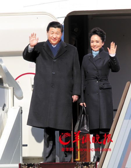 國家主席習(xí)近平首次出訪俄羅斯，夫人彭麗媛陪同。