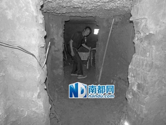 昨日，工人在地宮內(nèi)。CFP圖片