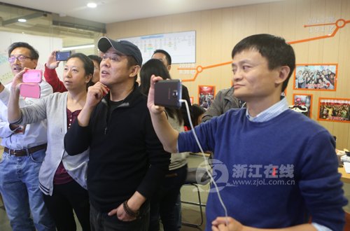 李連杰現(xiàn)身阿里巴巴，助陣雙十一。