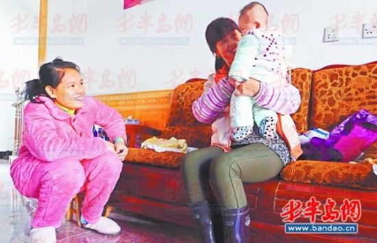 一位嫁給村民的外籍女孩認(rèn)為她們的主要作用其實(shí)是生孩子。