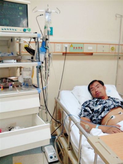 傷者陳士奎在重癥監(jiān)護室。新京報記者 王瑞鋒 攝