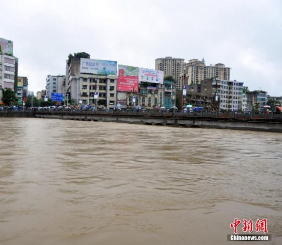 7月15日，貴州湄潭縣普降大到暴雨，遭受二十年一遇的洪澇災(zāi)害。