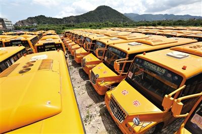 8月28日，浙江溫嶺，擱置農(nóng)村近1年的校車。