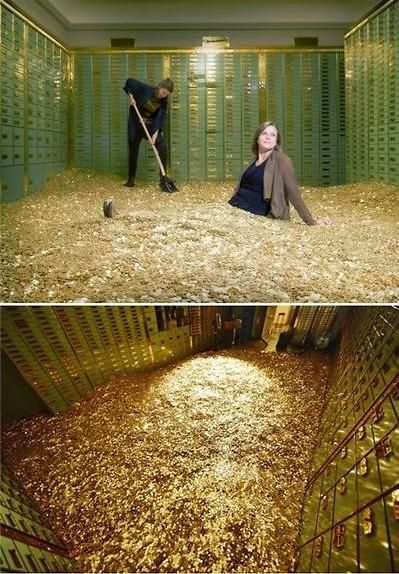 瑞典網(wǎng)店推出“金錢浴”，800萬(wàn)枚硬幣堆成金“浴池”。