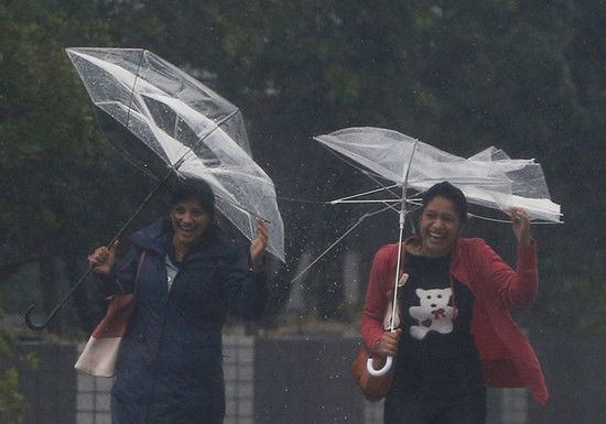 19號臺風在日本登陸，帶來強降雨。