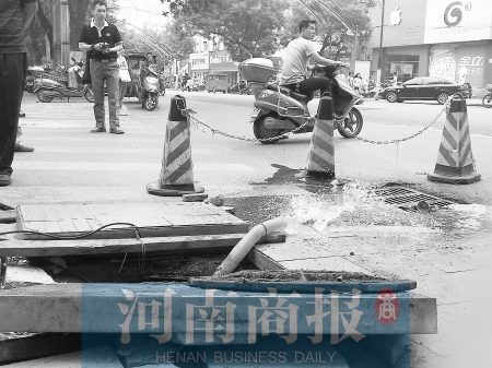 污水不停冒出，隔幾分鐘就要抽一次