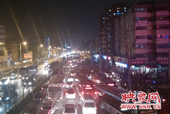 8月7日晚21點(diǎn)5分，道路終于恢復(fù)通行