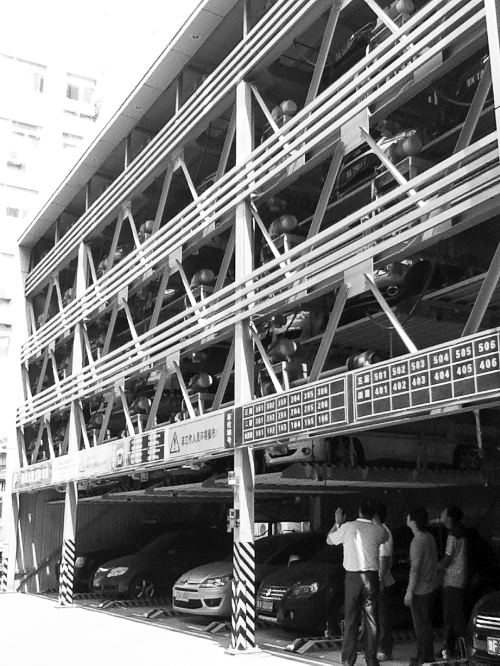 　鄭州新建的28座立體車庫，多數(shù)沒有規(guī)劃許可證