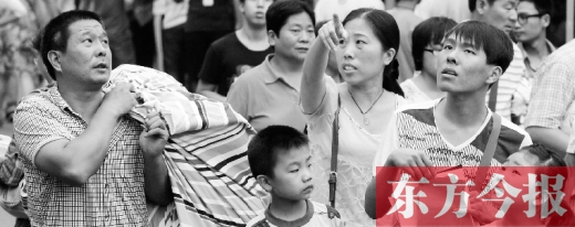 家長親自送孩子上大學，最主要的原因還是擔心孩子的安全問題