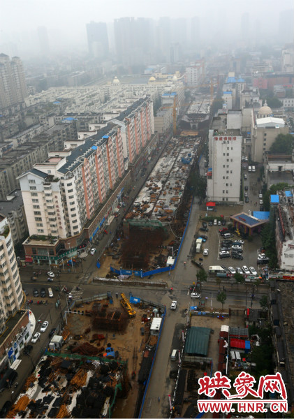 隴海路高架橋已雛形顯現(xiàn)。