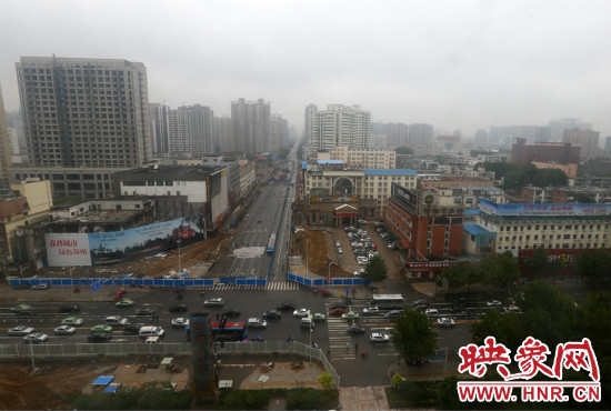 經(jīng)三路下穿金水路隧道工程已經(jīng)開始封閉施工。