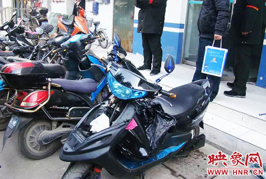 被撬的電動車。