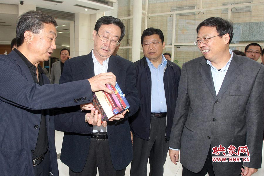 河南省委書記、省人大常委會(huì)主任郭庚茂視察河南電視臺(tái) 東方今報(bào)記者沈翔 劉棟杰/攝