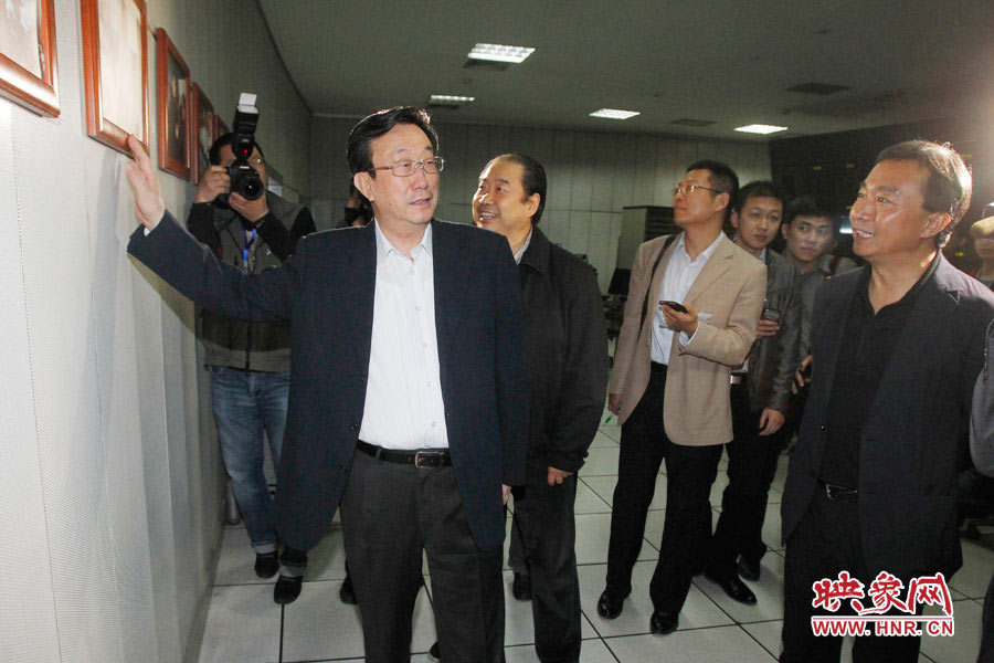 河南省委書記、省人大常委會(huì)主任郭庚茂視察河南人民廣播電臺(tái) 映象網(wǎng)記者邵恰 段晉哲/攝