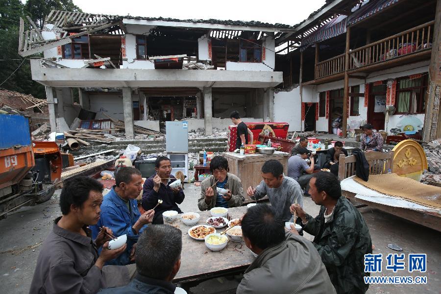 直擊震區(qū)：生活，依然在繼續(xù)