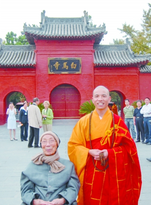 邵逸夫百歲游河南：龍門(mén)石窟、白馬寺曾留下足跡