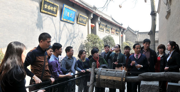 康百萬(wàn)莊園、杜甫故里景區(qū)迎江蘇旅游踩線(xiàn)團(tuán)
