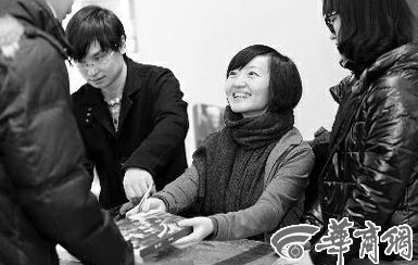 1月19日，柴靜在西安簽售新書《看見》時和讀者交流。
