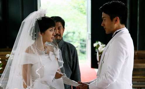 楊冪劉愷威婚紗造型。