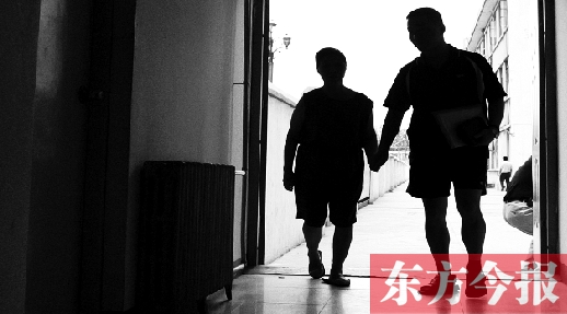 生活節(jié)奏加快，再加上工作壓力大，現(xiàn)在年輕人很容易忽略退休在家、更需要關(guān)心的老人 記者 張曉冬/圖