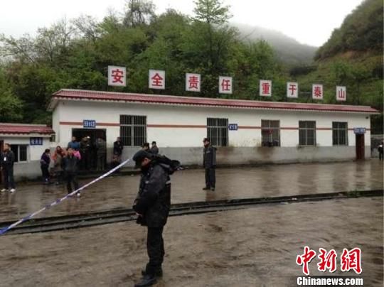 圖為事故救援現(xiàn)場(chǎng)。 禎東 攝