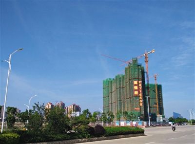泉州東海片區(qū)海悅府地產(chǎn)項(xiàng)目。該項(xiàng)目開(kāi)發(fā)公司董事蔡俊偉于春節(jié)前被帶走調(diào)查。