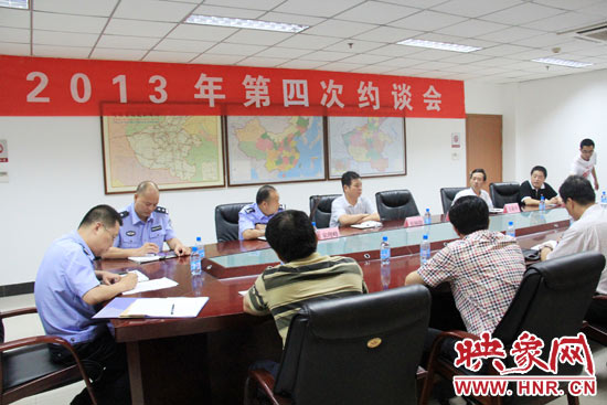 7月4日，河南省公安廳高速交警總隊聯(lián)合有關(guān)部門，對9家多次違法的企業(yè)所屬車輛嚴(yán)重違法情況進行通報。
