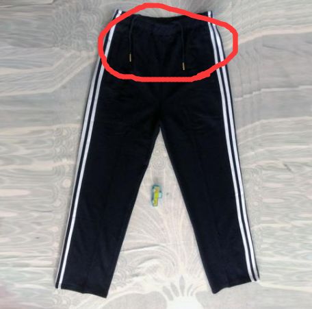 嚇哭！6歲男孩被夾斷手指 罪魁禍?zhǔn)拙故切７? oldsrc=