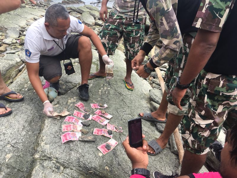  11日，泰方在打撈出的中國遇難者遺體的衣服內(nèi)發(fā)現(xiàn)了人民幣。