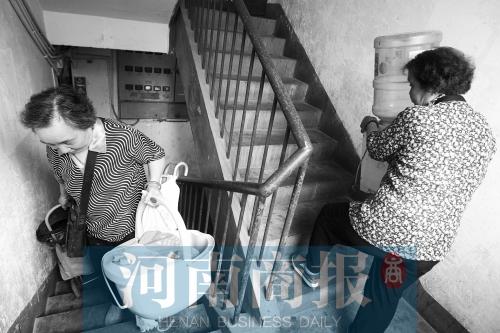 鄭州2萬(wàn)多棟舊樓需加裝電梯 相關(guān)政策允許嗎？