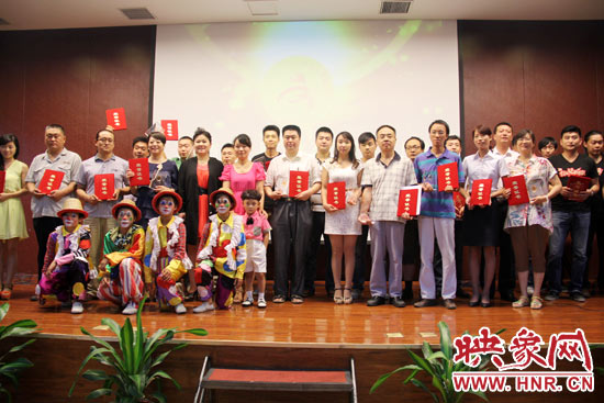 經(jīng)過網(wǎng)絡(luò)投票和專家評審，最終農(nóng)民兄弟樂隊(duì)的歌曲《中國夢》、動(dòng)畫片《紅孩兒與大學(xué)院》以及《中原福塔兒童