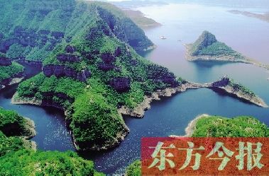 碧水藍天有綠色,是濟源人生活的愿望。如今,正是因為濟源有山有水,綠樹成蔭,很多在外工作的濟源人慢慢選擇回家鄉(xiāng)買房定居。