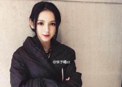 國民老公王思聰?shù)木p聞女友張予曦，93年